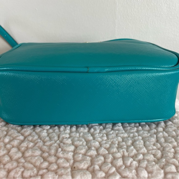 NWT Vanessa Williams Lush crossbody bag in Peacock Blue. - Picture 8 of 8